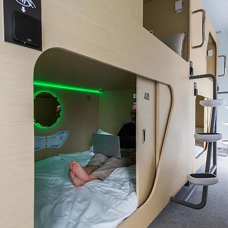 Capsulehotel Urban Cube *