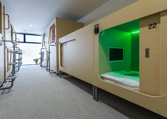 カプセルホテル Urban Cube