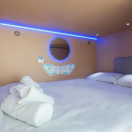 Urban Cube Капсульный отель